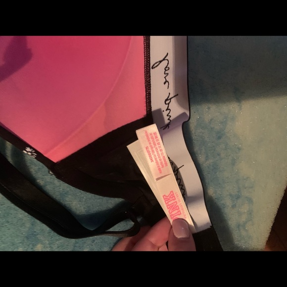 Victoria secret wear everywhere bra - Picture 2 of 2